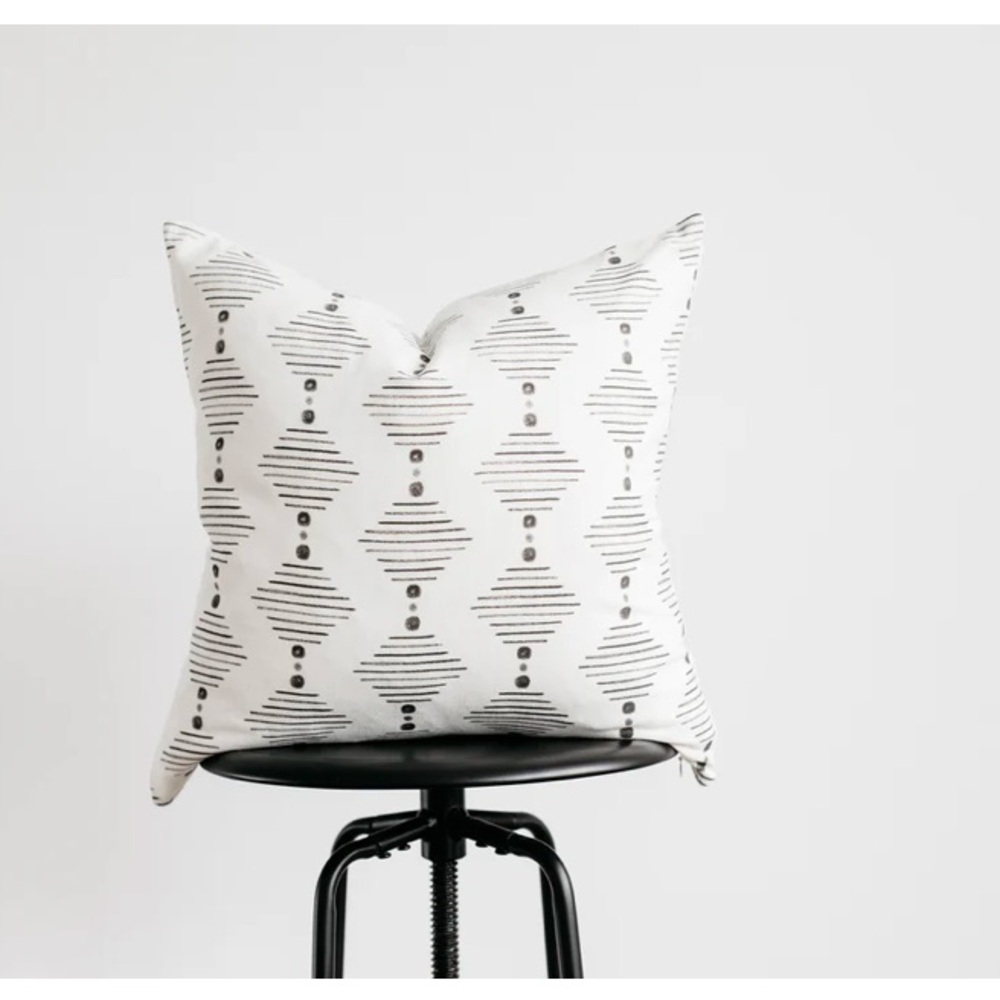 Woven Nook white and black pillow case